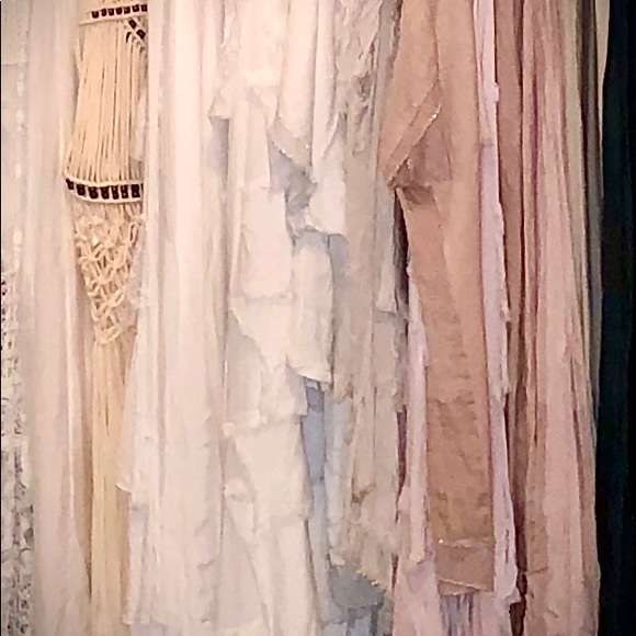 Meet your Posher, Sandy - Picture 5 of 8